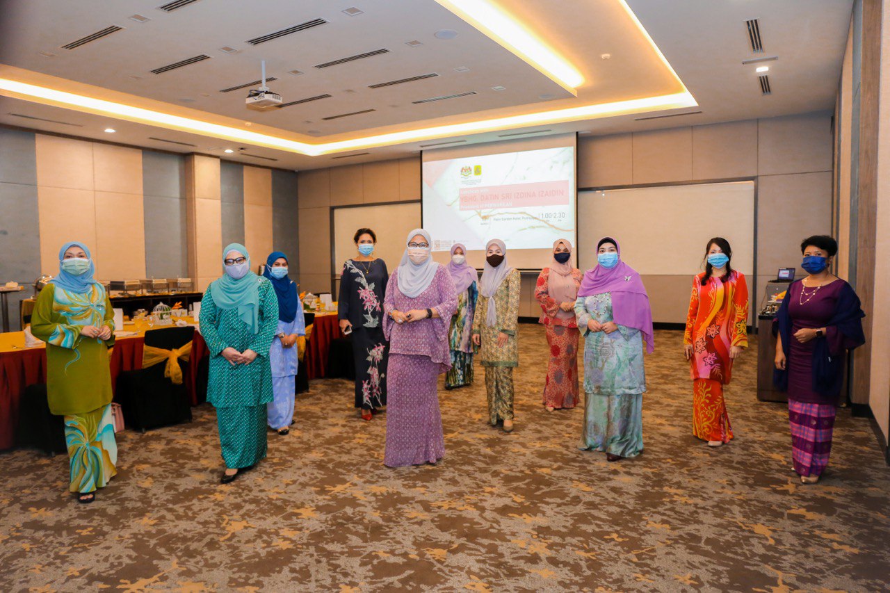 photo6264740612385385290