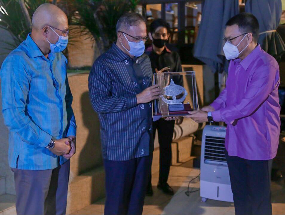 photo6273961718191336208