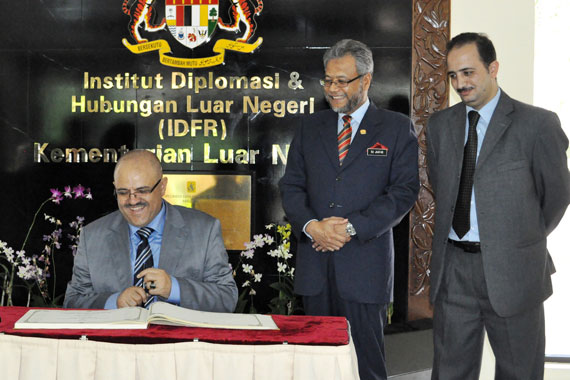 minister_yemen2013_1